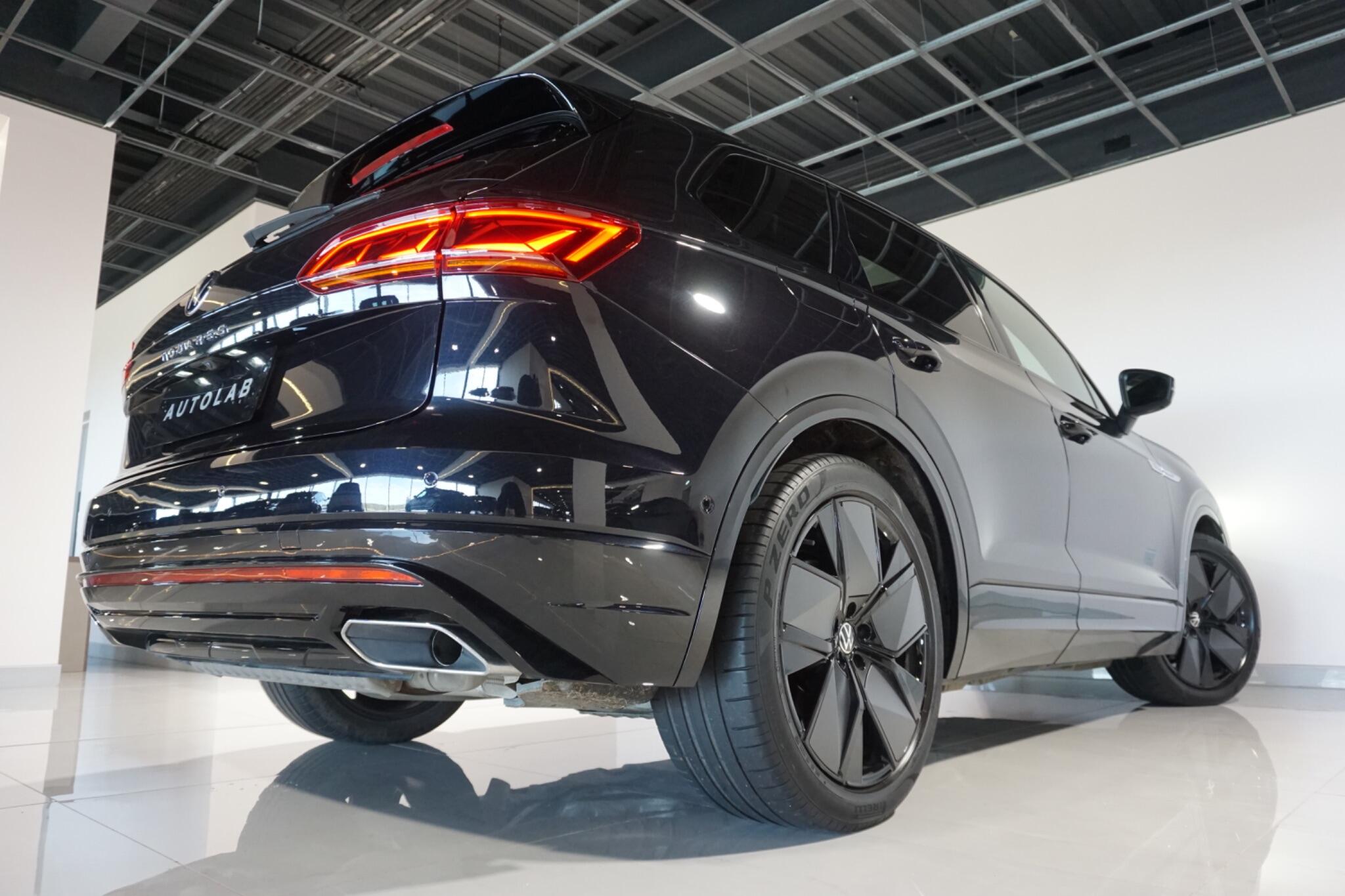 Volkswagen Touareg 3.0 TDI V6 Black Edition SUV 5dr Diesel Tiptronic 4Motion Euro 6 (s/s) (286 ps)